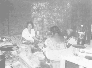 Preparacin del almuerzo de un funeral, en Yaxun