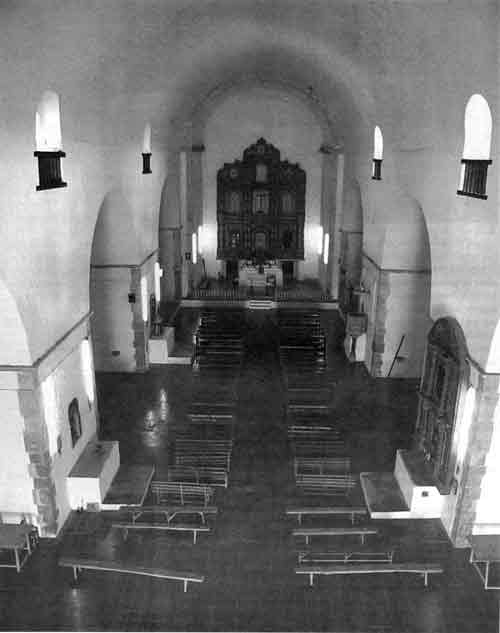 Foto 2. Interior de la iglesia.