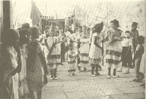 Entrada del gremio de obreros y campesinos en Valladolid.