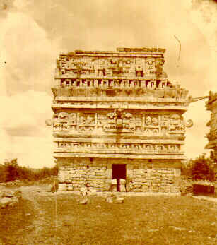 Chichén Itzá, Fachada de la Iglesia, c.1913. Fotografía: Archivo Pedro Guerra A, Facultad de Ciencias Antropológicas, UADY.