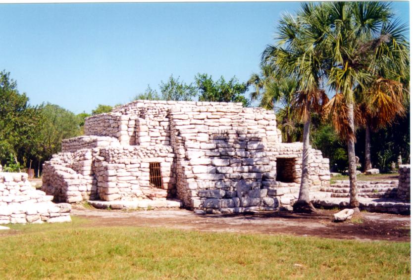 Foto 7- Estructura conocida como el Templo de los Sacrificios de Xcambó