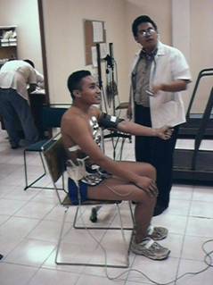 Photo 2. The group members are subject to medical check outs before starting their diving education.